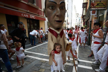 Salida de los gigantes y cabezudos de Pamplona, 10 de julio de San Fermín 2018