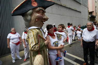 Salida de los gigantes y cabezudos de Pamplona, 10 de julio de San Fermín 2018