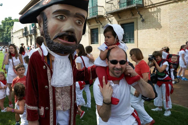 Salida de los gigantes y cabezudos de Pamplona, 10 de julio de San Fermín 2018