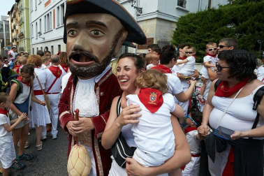 Salida de los gigantes y cabezudos de Pamplona, 10 de julio de San Fermín 2018