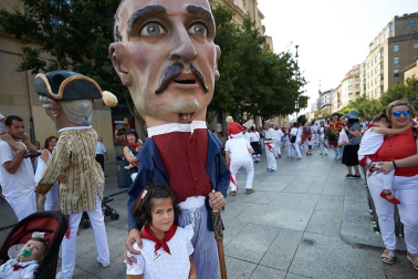 Salida de los gigantes y cabezudos de Pamplona, 10 de julio de San Fermín 2018