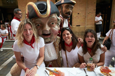 Salida de los gigantes y cabezudos de Pamplona, 10 de julio de San Fermín 2018