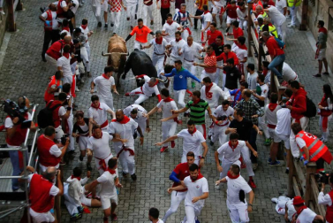 Imágenes del cuarto encierro de los Sanfermines 2018, con toros de la ganadería Fuente Ymbro.