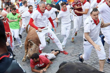 Imágenes del cuarto encierro de los Sanfermines 2018, con toros de la ganadería Fuente Ymbro.