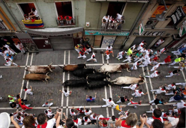 Imágenes del cuarto encierro de los Sanfermines 2018, con toros de la ganadería Fuente Ymbro.