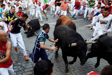 Imágenes del cuarto encierro de los Sanfermines 2018, con toros de la ganadería Fuente Ymbro.