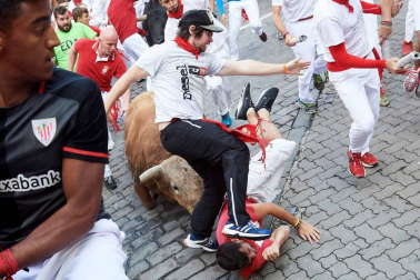 Imágenes del cuarto encierro de los Sanfermines 2018, con toros de la ganadería Fuente Ymbro.