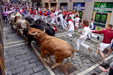 Imágenes del cuarto encierro de los Sanfermines 2018, con toros de la ganadería Fuente Ymbro.