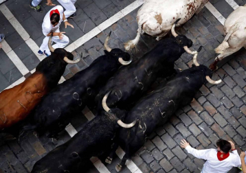 Imágenes del cuarto encierro de los Sanfermines 2018, con toros de la ganadería Fuente Ymbro.