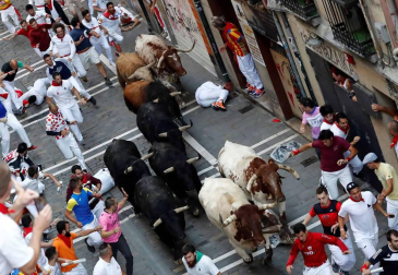 Imágenes del cuarto encierro de los Sanfermines 2018, con toros de la ganadería Fuente Ymbro.