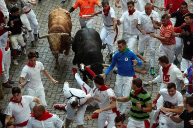Imágenes del cuarto encierro de los Sanfermines 2018, con toros de la ganadería Fuente Ymbro.