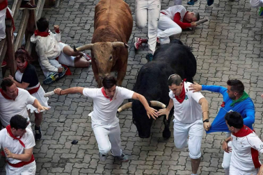 Imágenes del cuarto encierro de los Sanfermines 2018, con toros de la ganadería Fuente Ymbro.