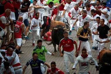 Imágenes del cuarto encierro de los Sanfermines 2018, con toros de la ganadería Fuente Ymbro.