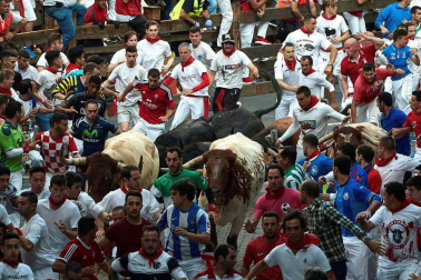 Imágenes del cuarto encierro de los Sanfermines 2018, con toros de la ganadería Fuente Ymbro.