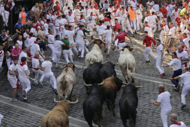 Imágenes del cuarto encierro de los Sanfermines 2018, con toros de la ganadería Fuente Ymbro.