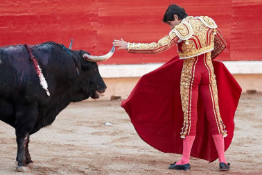 Faena de los toros de la ganadería Fuente Ymbro para los diestros Sebastián Castella, Miguel Ángel Perera y López Simón