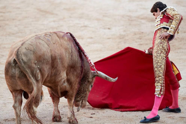Faena de los toros de la ganadería Fuente Ymbro para los diestros Sebastián Castella, Miguel Ángel Perera y López Simón