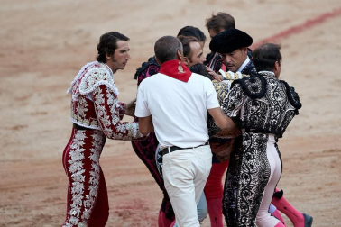 Faena de los toros de la ganadería Fuente Ymbro para los diestros Sebastián Castella, Miguel Ángel Perera y López Simón