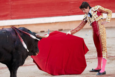 Faena de los toros de la ganadería Fuente Ymbro para los diestros Sebastián Castella, Miguel Ángel Perera y López Simón