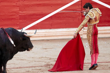 Faena de los toros de la ganadería Fuente Ymbro para los diestros Sebastián Castella, Miguel Ángel Perera y López Simón