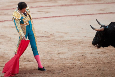 Faena de los toros de la ganadería Fuente Ymbro para los diestros Sebastián Castella, Miguel Ángel Perera y López Simón