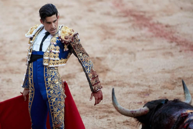 Faena de los toros de la ganadería Fuente Ymbro para los diestros Sebastián Castella, Miguel Ángel Perera y López Simón