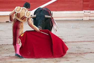 Faena de los toros de la ganadería Fuente Ymbro para los diestros Sebastián Castella, Miguel Ángel Perera y López Simón