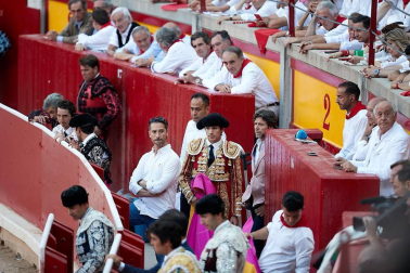 Público asistente a la Plaza de Toros de Pamplona durante la cuarta corrida de la Feria del Toro 2018.