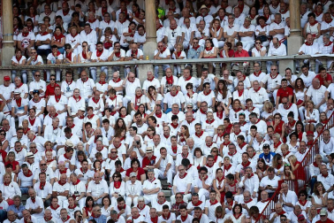 Público asistente a la Plaza de Toros de Pamplona durante la cuarta corrida de la Feria del Toro 2018.