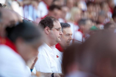 Público asistente a la Plaza de Toros de Pamplona durante la cuarta corrida de la Feria del Toro 2018.