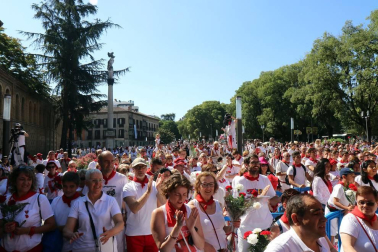 Imágenes de la ofrenda floral a San Fermín en San Lorenzo durante los Sanfermines 2018.