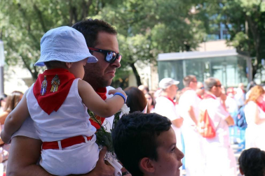 Imágenes de la ofrenda floral a San Fermín en San Lorenzo durante los Sanfermines 2018.