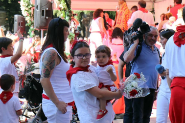 Imágenes de la ofrenda floral a San Fermín en San Lorenzo durante los Sanfermines 2018.