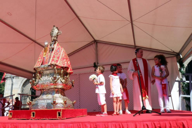 Imágenes de la ofrenda floral a San Fermín en San Lorenzo durante los Sanfermines 2018.