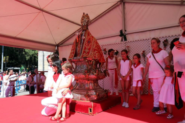 Imágenes de la ofrenda floral a San Fermín en San Lorenzo durante los Sanfermines 2018.