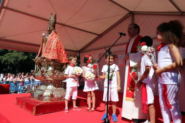 Imágenes de la ofrenda floral a San Fermín en San Lorenzo durante los Sanfermines 2018.
