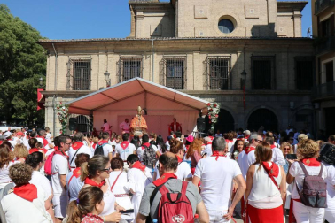 Imágenes de la ofrenda floral a San Fermín en San Lorenzo durante los Sanfermines 2018.
