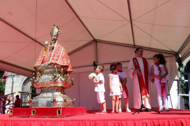 Imágenes de la ofrenda floral a San Fermín en San Lorenzo durante los Sanfermines 2018.