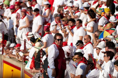 Público asistente a la Plaza de Toros de Pamplona durante la cuarta corrida de la Feria del Toro 2018.