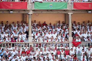 Público asistente a la Plaza de Toros de Pamplona durante la cuarta corrida de la Feria del Toro 2018.