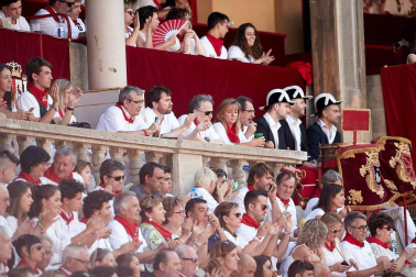 Público asistente a la Plaza de Toros de Pamplona durante la cuarta corrida de la Feria del Toro 2018.