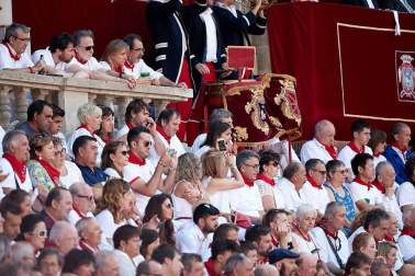 Público asistente a la Plaza de Toros de Pamplona durante la cuarta corrida de la Feria del Toro 2018.