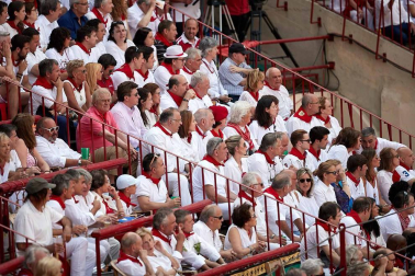 Público asistente a la Plaza de Toros de Pamplona durante la cuarta corrida de la Feria del Toro 2018.