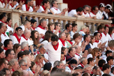Público asistente a la Plaza de Toros de Pamplona durante la cuarta corrida de la Feria del Toro 2018.