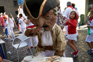 Salida de los gigantes y cabezudos de Pamplona, 10 de julio de San Fermín 2018