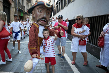 Salida de los gigantes y cabezudos de Pamplona, 10 de julio de San Fermín 2018
