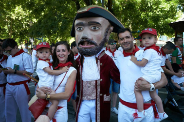 Salida de los gigantes y cabezudos de Pamplona, 10 de julio de San Fermín 2018