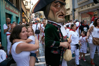 Salida de los gigantes y cabezudos de Pamplona, 10 de julio de San Fermín 2018