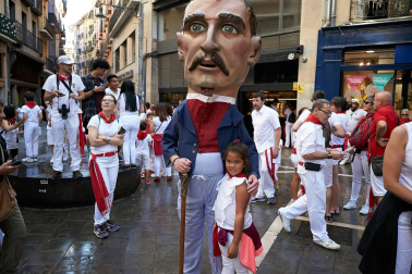Salida de los gigantes y cabezudos de Pamplona, 10 de julio de San Fermín 2018