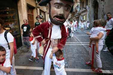 Salida de los gigantes y cabezudos de Pamplona, 10 de julio de San Fermín 2018
